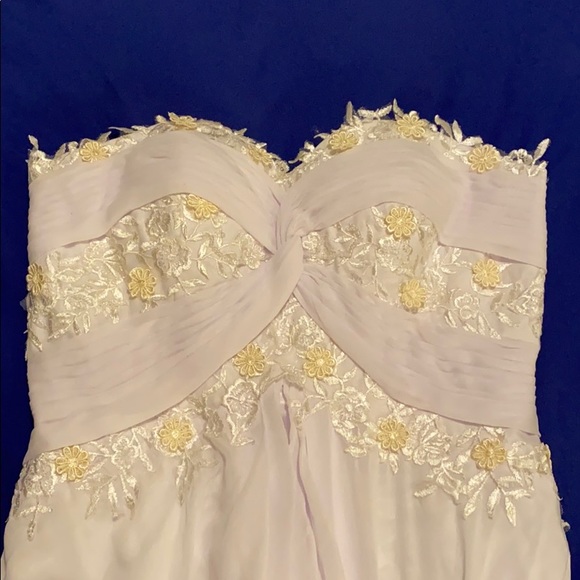 BRAND NEW white wedding dress - Picture 1 of 7